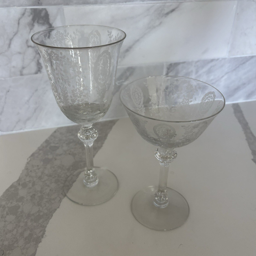 June Night by Tiffin-Fransican. 12 wine glass and 9 champagne.