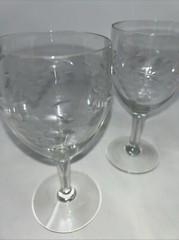 4 Vtg Etched Stemmed Wine/ Cordial Glasses Grapes & Vine Pattern Crystal Glass