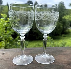 2 Cristal D’Arques-Durand Dampierre Wine Glasses French Crystal Embossed