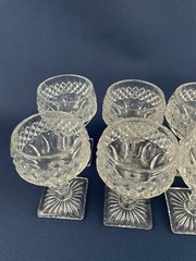 8 vintage Mid-Century Modern clear pressed wine glasses square foot 1940s 1950s