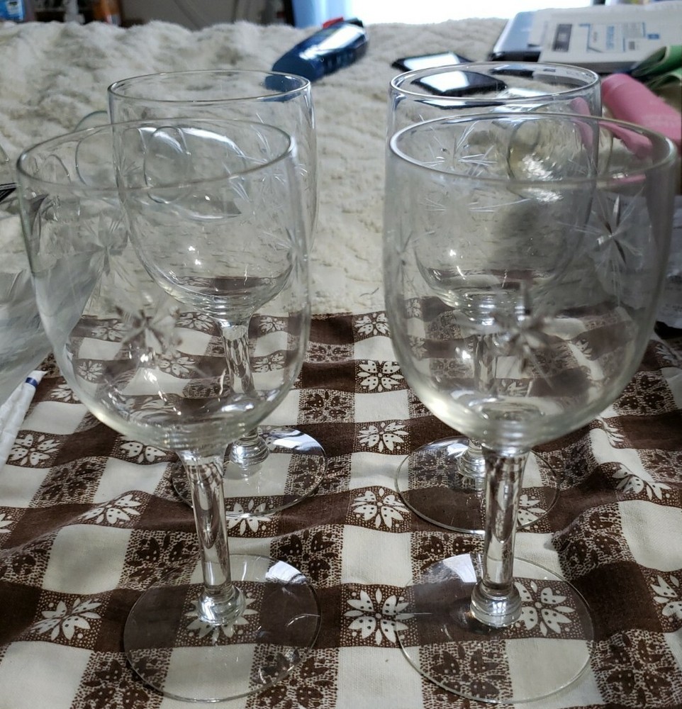 Vintage Wine Glasses Set of 4 by Susquehanna
