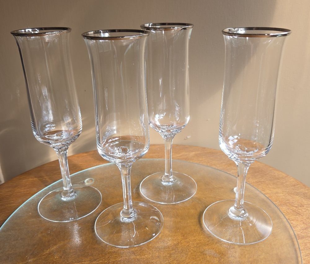 Lenox DESIRE Platinum Fluted Champagne Glass Flute 7 1/2″ MINT cond SET of 4