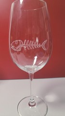SCHOTT ZWIESEL Crystal Wine Glass With White Etched Skeleton Fish
