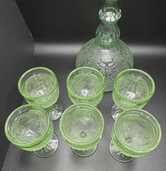Indiana Glass Tiara Chantilly Green Glass Decanter Set -6 Glasses Manganese Glow