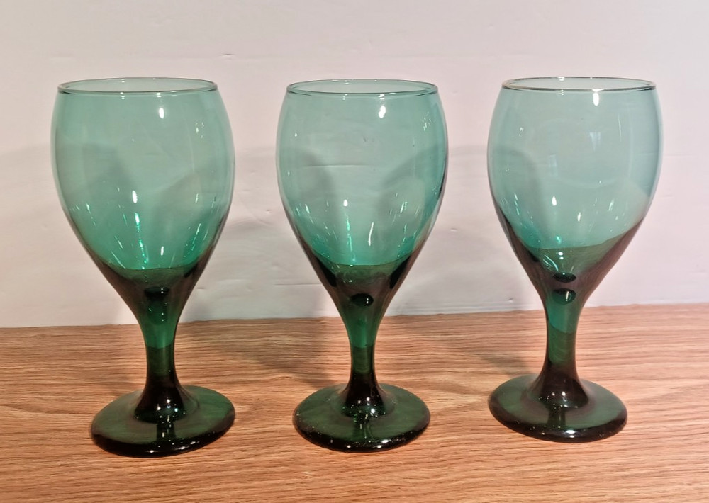 Libbey Teardrop Juniper Gold Trim 7″ Green Wine Glasses SET OF THREE (3)