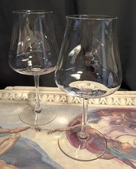 2 Beautifully Shaped Varietal Red Wine Burgundy Glasses Goblets Pair Set