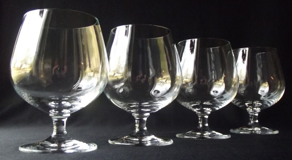 SET OF 4 BOHEMIAN CRYSTAL COGNAC, BRANDY, LIQUOR SNIFTERS 4-3/4″ T