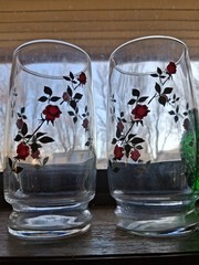 Set of 2 VINTAGE Anchor Hocking Red Rose Climbing Vine 10 oz Beverage Glasses
