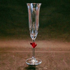 SCHOTT LAUSITZ L’AMORE CHAMPAGNE FLUTE, Red Heart, 9 1/2″, 6 Oz, GERMANY