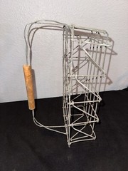 Mid Century Modern Set Of 8 Four Oz Cutting Chai Glasses & Metal Wire Caddy Wood