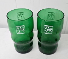 2 Vtg Deep Green 7UP Soda Pop Wavy Glass Tumblers 4 3/4″ 10oz 1960’sAdvertising