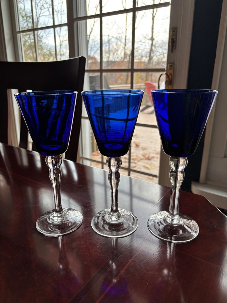 SET OF THREE COBALT BLUE WINE GLASSES OR GOBLETS WITH CLEAR STEMS 8-1/4″ HIGH