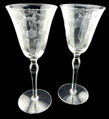 2 Vintage Etched Floral Wine Glasses Elegant Ribbon & Flower Bands 8.5”
