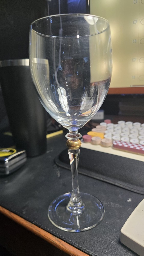 1 Cristal D’Arques-Durand Cortina Gold Wafer Wine Glasse