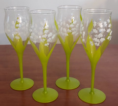 4 SIGNED Gloria Vanderbilt LILY OF THE VALLEY Painted 9 3/8″ WINE GOBLETS Stem