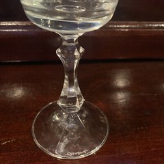 VINTAGE CUT GLASS CRYSTAL WINE/WATER GLASS FAN/CRISS CROSS PATTERN SIGNED BARONE