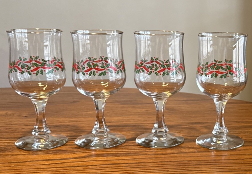 Libbey Holly Ribbon Christmas Goblets Set of 4 Vintage Holiday Glasses