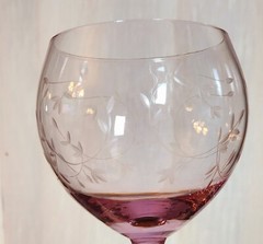 LENOX Heather Pink, Balloon Wine Glass, Blown Glass, Clear Stem, 8-7/8 Tall
