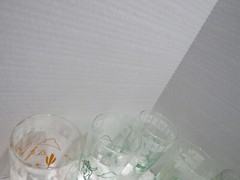 MIXED VTG LOT OF ELEVEN DRINKING GLASSES DIFFERENT PATTERNS