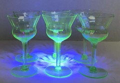Set of 6 Uranium Green Cocktail Champagne Wine Glasses 5″ Depression Era UV Glow