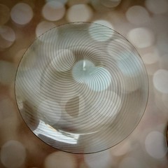 «Swirl» pattern glassware by British firm Chance Brothers – 1 medium, 4 small
