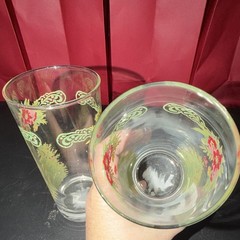 Unmarked Set of 2 Clear 16 oz Decorated Christmas Wreath Holly Tumblers