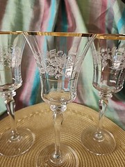 3 Mikasa 9″T Antique White Lace Middle Floral Crystal Water Goblets Gold Trim