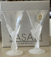 2 Sasaki Crystal Wine Glasses with Frosted Doves Birds by Etuso Yamagishi