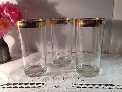 VINTAGE CLEAR GLASS TUMBLERS WITH GOLD LEAF TRIM – SET OF 3