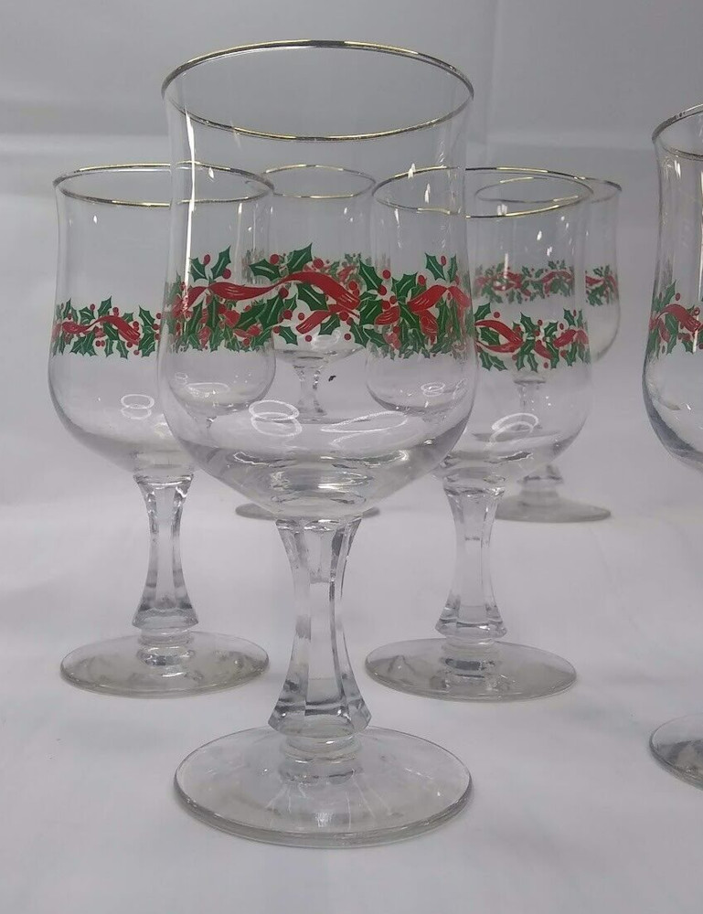 Libbey Glass Company LRS3 Green & Red Holly Red Ribbon Gold Trim 5 Water Goblet
