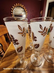 Set of 8 Vintage Libbey Frosted Glass Gold Leaves Pilsner Glasses 8 1/2″