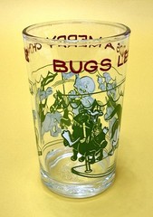 1974 Warner Bros Bugs Bunny Sylvester Glass Merry Chase Vintage Tumbler