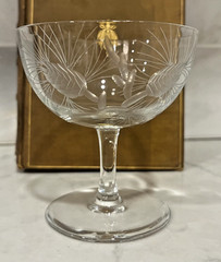 🌲 Vintage Etched Pinecone Cocktail Glasses Set of 4 Coupe Barware