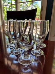 VINTAGE SET OF SIX CLEAR GLASS STEMMED WATER GOBLETS 7″ HIGH