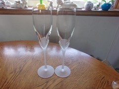 Toasting Flutes Frosted Petal Stem 9 7/8″ Crystal Mikasa Blown Glass – Set of 2