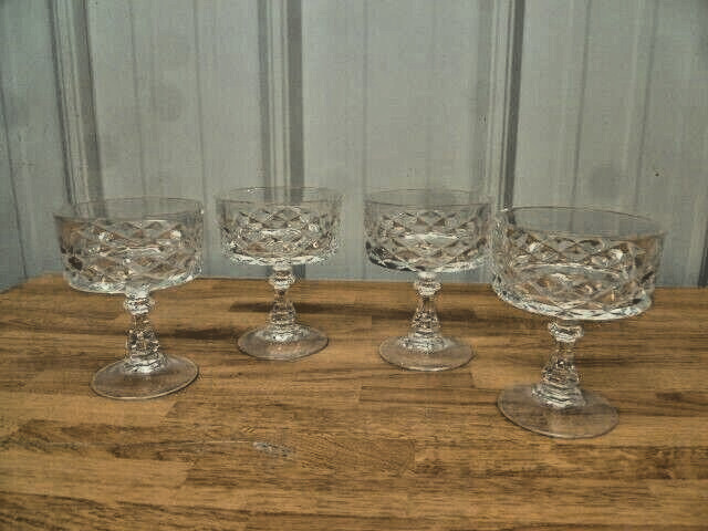 Set Of 4 Crystal Stem Sherbet Dessert Glasses 4 1/2 inches tall