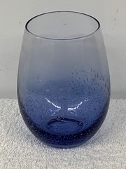 PIER 1 DESIGNS — BUBBLY GLASS — STEMLESS TUMBLER, SAPPHIRE