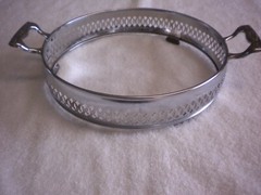 Vintage 2 Handle Metal Casserole Rack Carrier 3 Footed 9″ Diameter