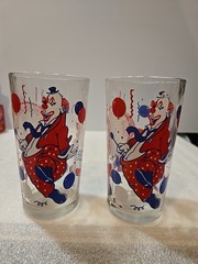 2 Vintage Big Top Parade Glass Circus Clowns Red White and Blue – 5 1/4″ High