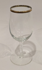Set/4 Vintage Wine Glasses Gold Rim, Solid Clear Glass Stemware, 7 oz 6″ Tall