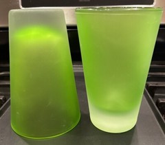 VTG 2 Handmade Frosted Tall Drinking Glasses /Gobelets Lime Green/ Rare!