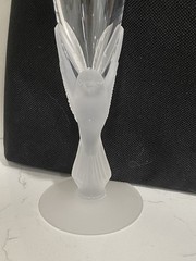 Sasaki Crystal Glass WINGS Champagne Flute Cocktail FROSTED BIRD Dove 9-1/4″