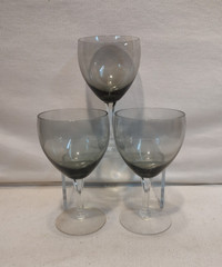 Set of 3 Vintage FOSTORIA Debutante Wine Drink Glasses 5.5″ Grey Smoke Stemware