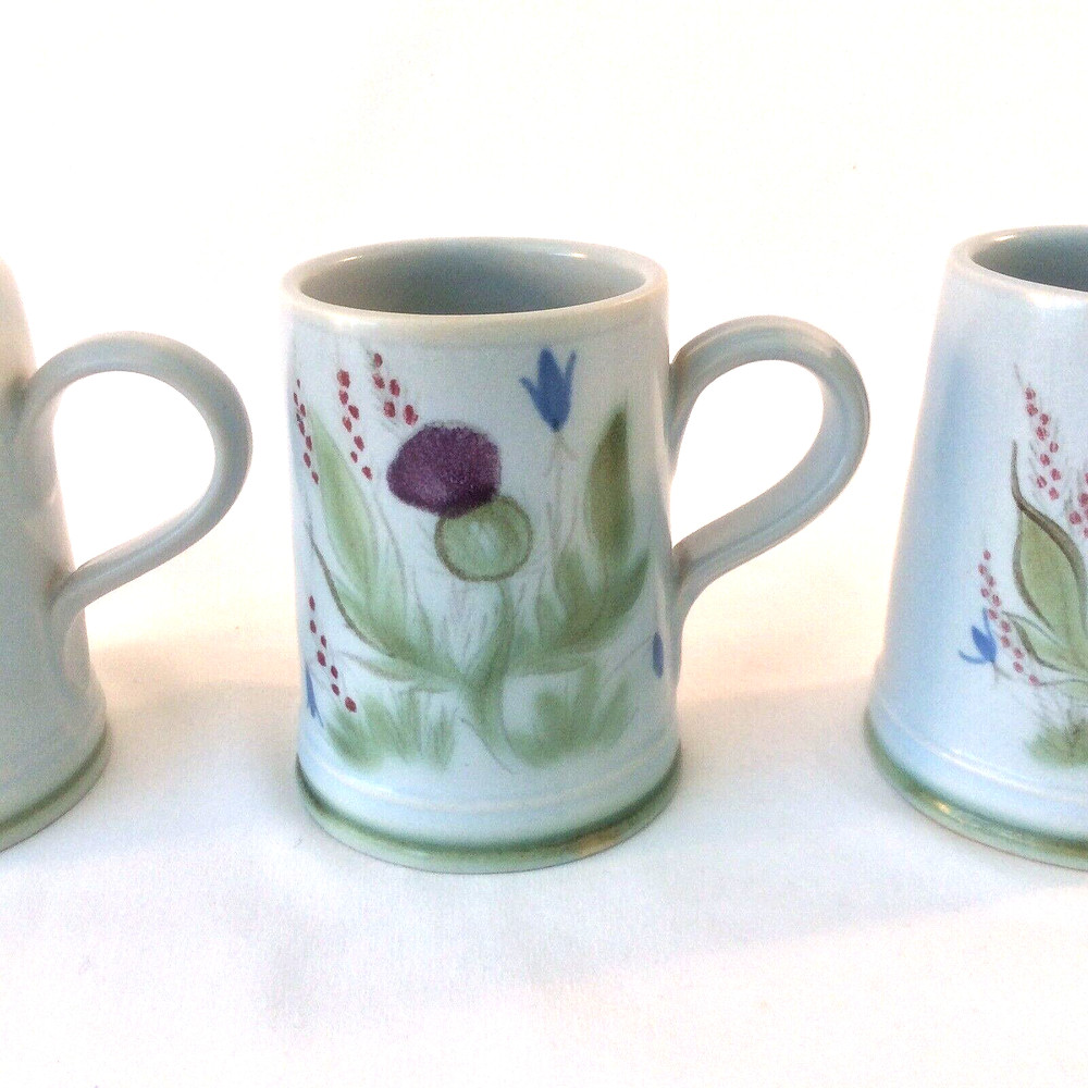 BUCHAN THISTLEWARE SET 3 TANKARDS STEINS COFFEE MUGS 4 1/8″H SCOTLAND #187