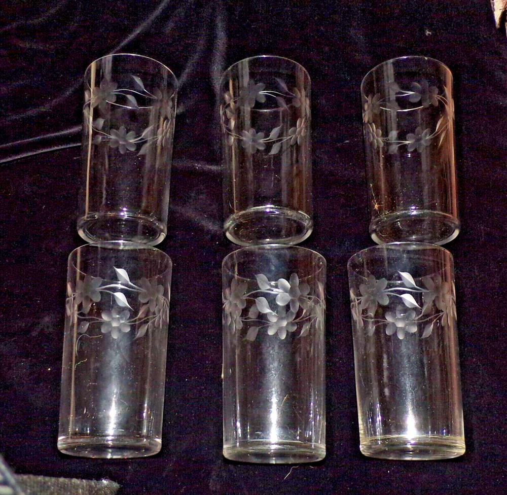 6 Vintage Clear Etched Drinking Glasses 4 1/2″ Tall
