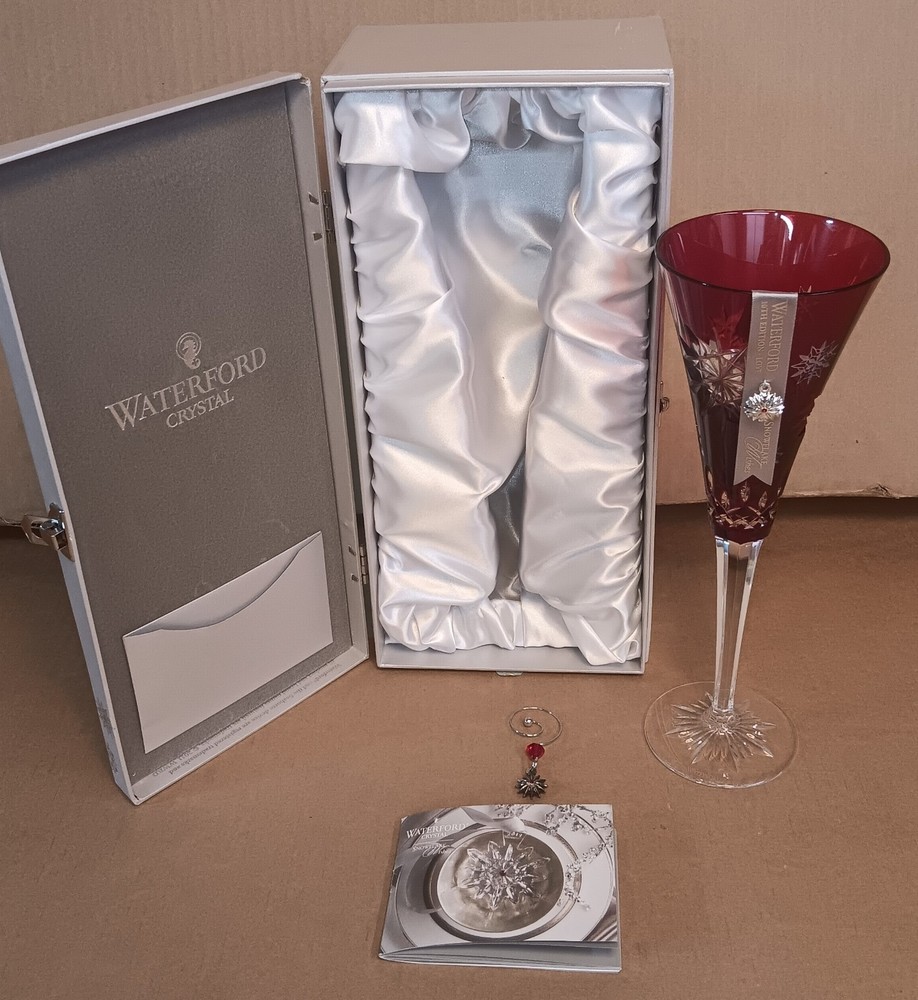 WATERFORD CRYSTAL SNOWFLAKE WISHES «JOY» RUBY CASED FLUTE, 2011 LIMITED ED NIB