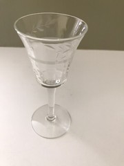 Set of Four (4) Delicate Etched Floral Clear Glass 5″ Cordial Liqueur Glasses