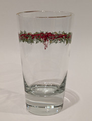 Vintage Libbey Holly Ribbon Christmas Glass Gold Rim, Heavy Base 12 oz 5.75″