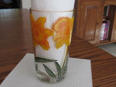 Vintage Boscul Daffodil Peanut Butter Glass – top thin name – 5 inches