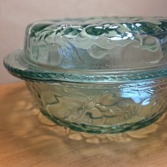 Libbey Orchard 3 QT. Fruit Green Glass Embossed Deep Casserole Dish Lid Baking